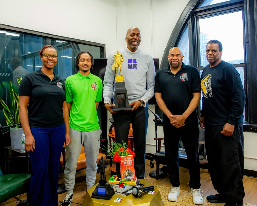 John Salley with community leaders